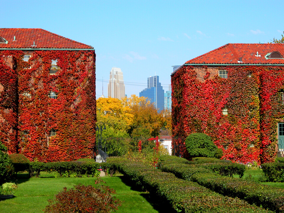 Fair Oaks Apartment Homes in Minneapolis, MN - Foto de edificio