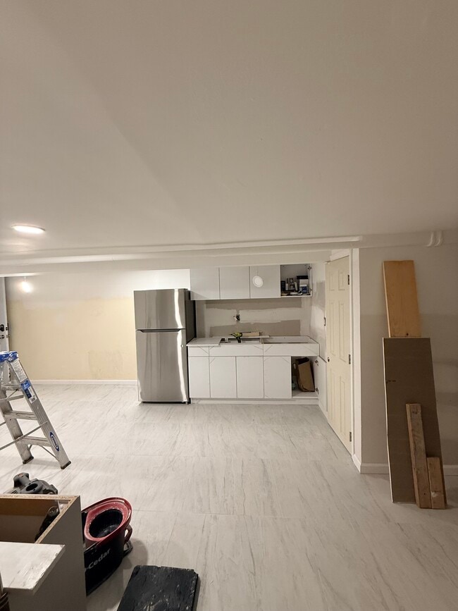 2068 33rd St, Unit Lower Level, Unit Lower Level