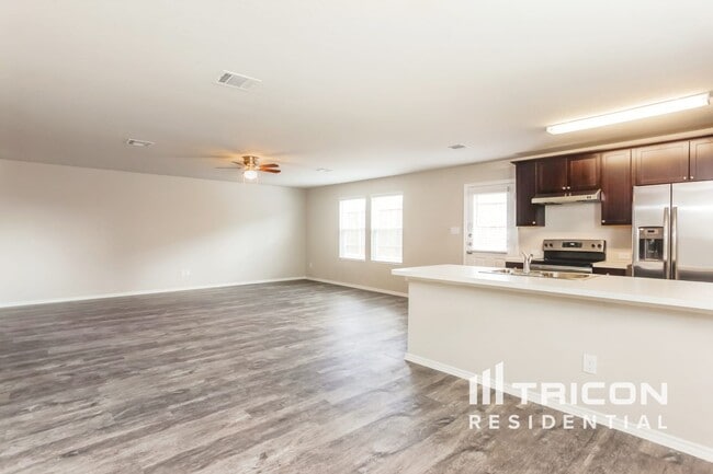 1932 Bluethroat in New Braunfels, TX - Building Photo - Building Photo