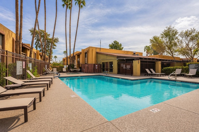 8500 E Indian School Rd in Scottsdale, AZ - Building Photo - Building Photo