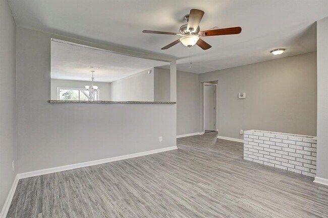 7819 Corinth St in Houston, TX - Building Photo - Building Photo