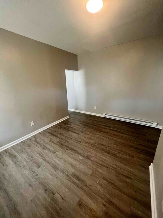 305 N Evans St in Pottstown, PA - Building Photo