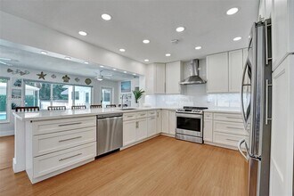 1242 Hollywood Blvd in Hollywood, FL - Building Photo - Building Photo