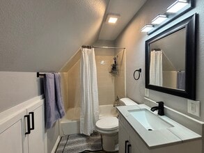 427 Rice Ave in Arcola, TX - Building Photo - Building Photo