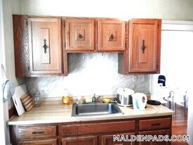 94 Maple St in Malden, MA - Building Photo