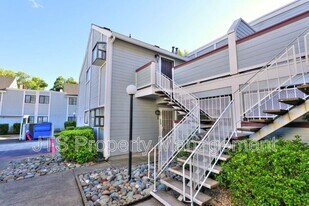 7417 Auburn Oaks Ct in Citrus Heights, CA - Building Photo