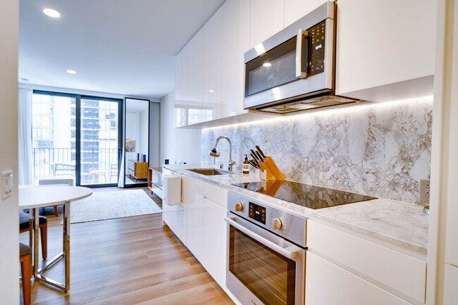 property at 987 Queen St