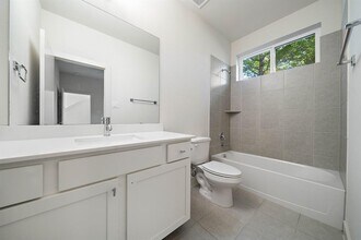 4810 Martin Oaks Ln in Houston, TX - Building Photo - Building Photo