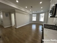 18 Mount Hood Rd, Unit 5 in Boston, MA - Building Photo - Building Photo