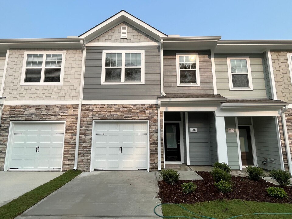 5319 Stream Stone Way in Raleigh, NC - Building Photo