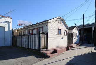 1321 W 12th Pl in Los Angeles, CA - Building Photo - Other