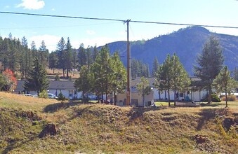 466 Thornton Dr in Republic, WA - Building Photo - Building Photo