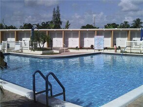 6750 NE 21st Rd in Fort Lauderdale, FL - Building Photo - Building Photo