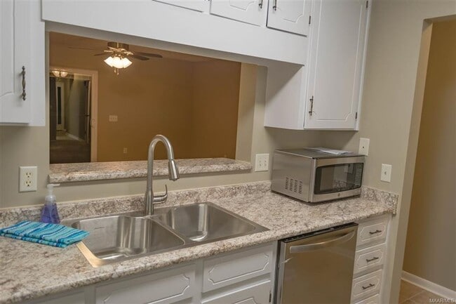 131 Candlebrook Dr in Enterprise, AL - Building Photo - Building Photo