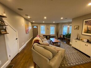 15 Oakdale St in Boston, MA - Building Photo - Building Photo