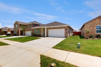 10317 Rosegreen Ln in Crowley, TX - Building Photo - Building Photo