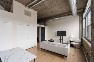 521 S 7th St in Minneapolis, MN - Building Photo - Building Photo