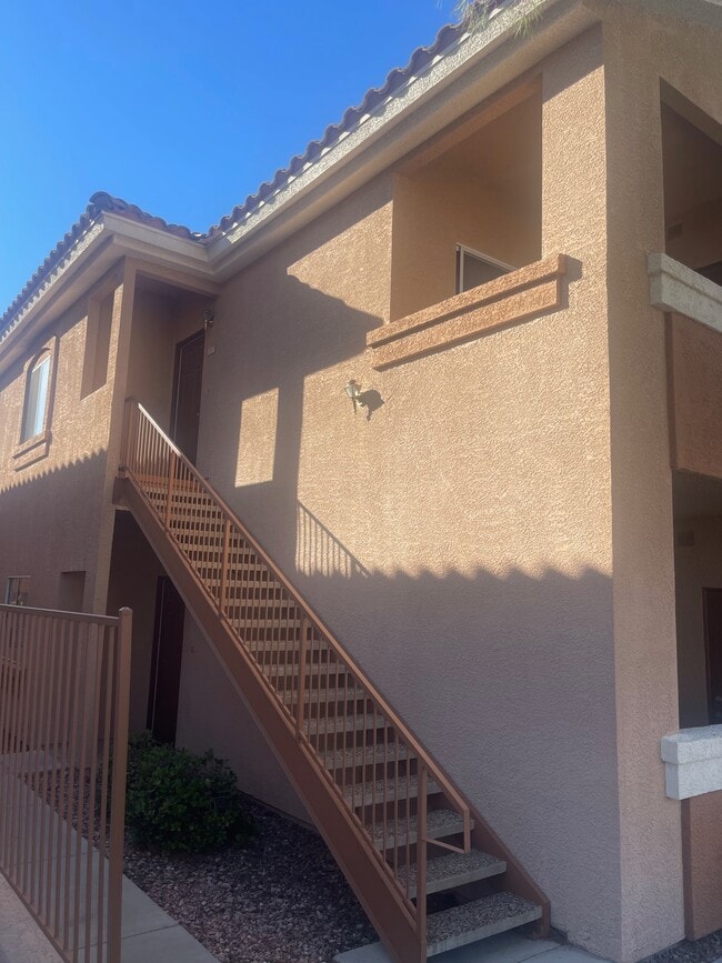 1050 E Cactus Ave, Unit 2017 in Las Vegas, NV - Building Photo - Building Photo