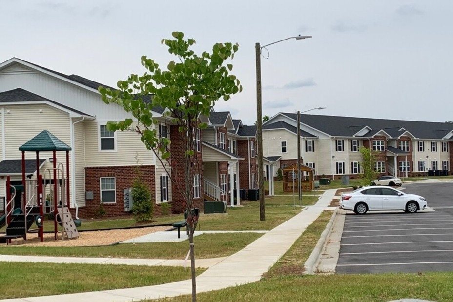 Phillips Ridge in Marion, NC - Foto de edificio