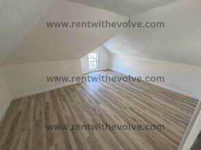 213 High St in Albany, IN - Building Photo - Building Photo