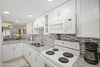 180 Paradise Blvd in Indialantic, FL - Building Photo - Building Photo