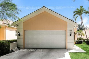 2209 Allen Creek Rd in West Palm Beach, FL - Building Photo