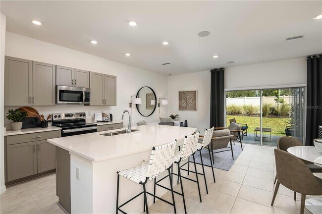 2322 Paravane Wy in Wesley Chapel, FL - Building Photo - Building Photo