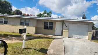 1204 Imperial Dr in Daytona Beach, FL - Building Photo