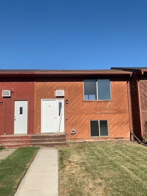 1905 13th Ave W in Williston, ND - Building Photo