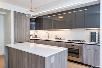 338 Main St in San Francisco, CA - Foto de edificio - Building Photo