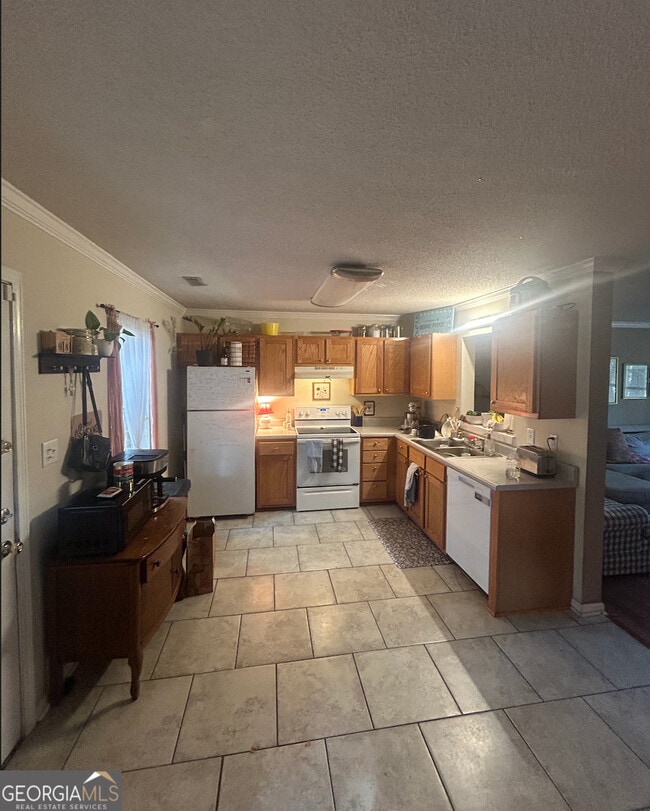 215 Hodgson Dr in Athens, GA - Building Photo - Building Photo