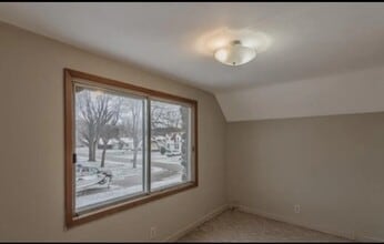 802 Le Hillier St, Unit 1 in Mankato, MN - Building Photo - Building Photo