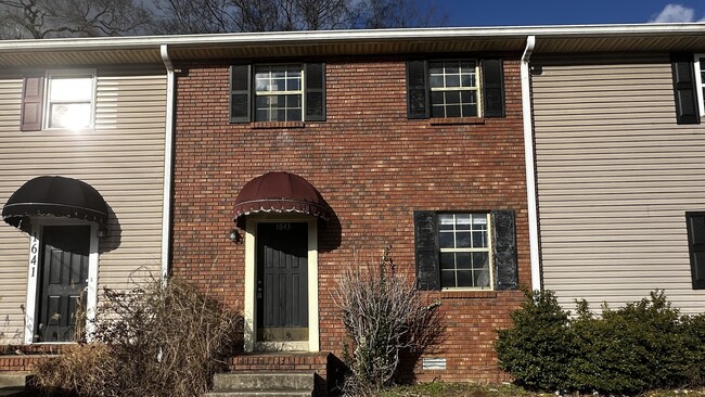 property at 1643 Baltimore Dr