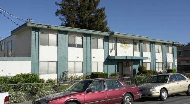 Val Vista Apartments in San Leandro, CA - Building Photo - Building Photo