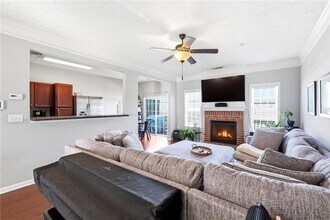 410 Lantern Ln in Woodstock, GA - Building Photo - Building Photo