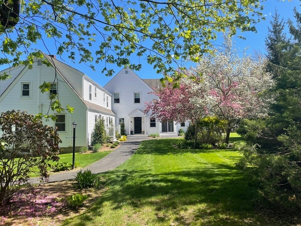 574-576 State St in Plymouth, MA - Building Photo