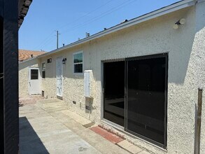 9936 Rosecrans Ave in Bellflower, CA - Building Photo - Building Photo