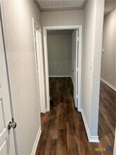 724 Stonemanor in Seguin, TX - Building Photo - Building Photo