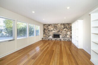 1390 Holt Ave in Los Altos, CA - Building Photo - Building Photo
