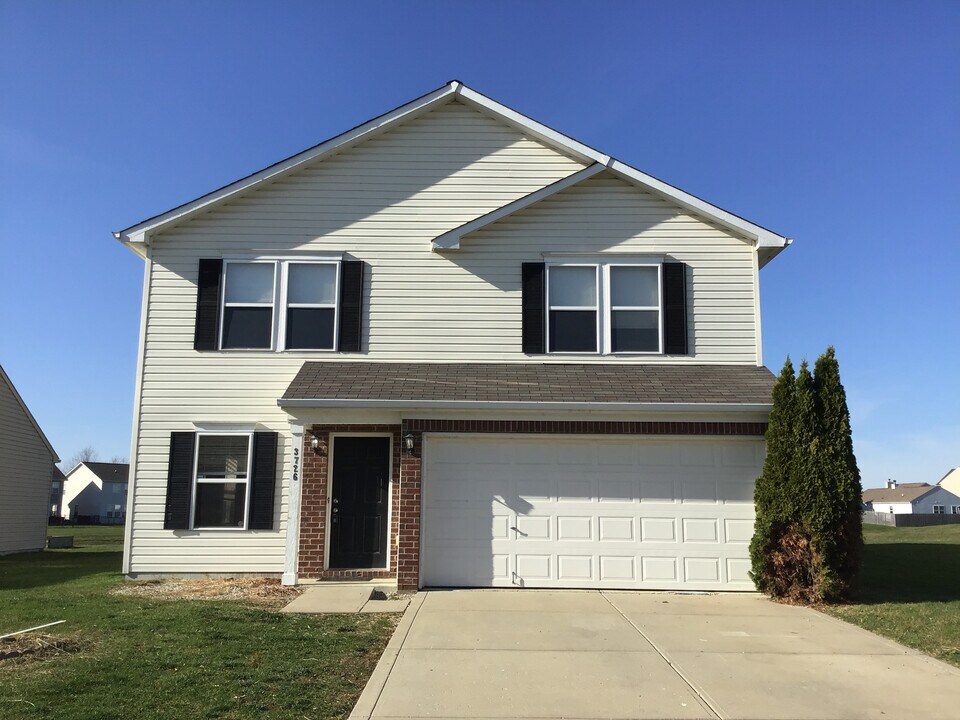 3726 Indigo Blue Blvd in Whitestown, IN - Building Photo