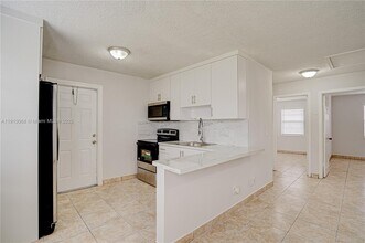 4658 Myla Ln in West Palm Beach, FL - Building Photo - Building Photo