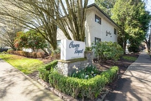 1934 NE Schuyler St in Portland, OR - Building Photo