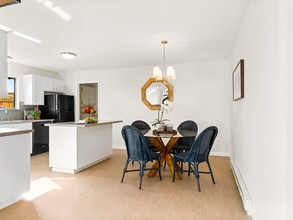 Columbia Duplex in Santa Cruz, CA - Building Photo - Interior Photo