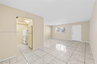 16215 NE 18th Ct in North Miami Beach, FL - Building Photo - Building Photo