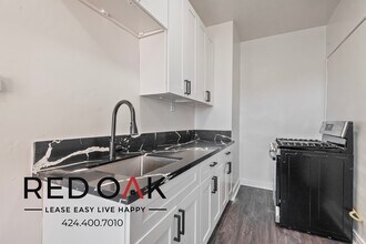 687 Shatto Pl in Los Angeles, CA - Foto de edificio - Building Photo