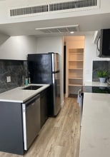 7039 San Pedro Ave in San Antonio, TX - Foto de edificio - Building Photo