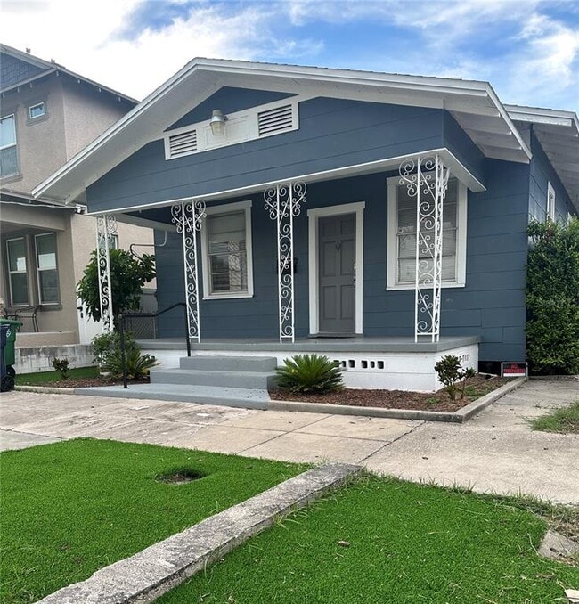 property at 2523 W Spruce St