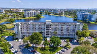 3091 N Course Dr in Pompano Beach, FL - Building Photo