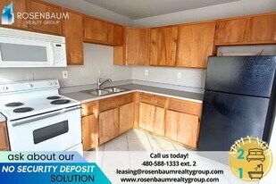 1702 W Shangri La Rd, Unit 2 in Phoenix, AZ - Building Photo