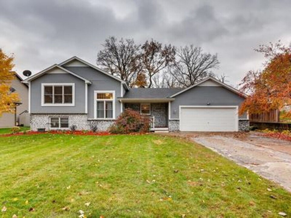2068 142nd Ave NW in Andover, MN - Building Photo